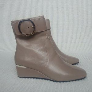 Ankle Booties Women DKNY Beige Size 6.5 NEW